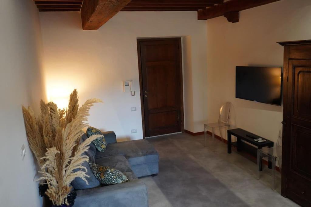 Loft Moderno Ubicato Nel Centro Storico Di *