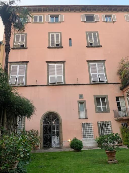 Loft Moderno Ubicato Nel Centro Storico Di Apartment
